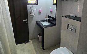 Hotel Rains Inn